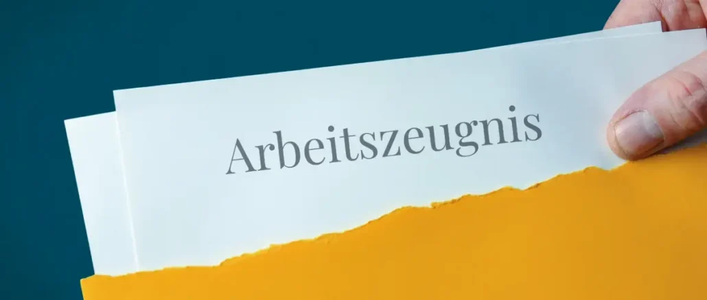 Arbeitszeugnis und Bedeutung der Formulierungen entschlüsseln - Typische Codes & versteckte Hinweise