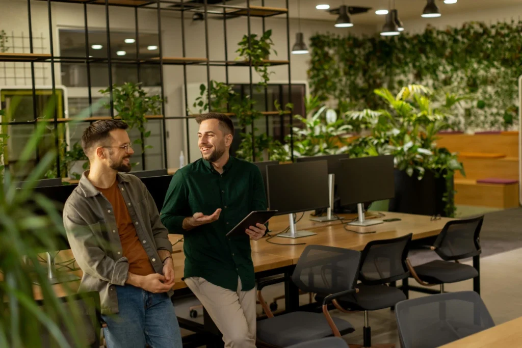 Gemütlichkeit am Arbeitsplatz: Wie viel Zuhause verträgt das Büro?